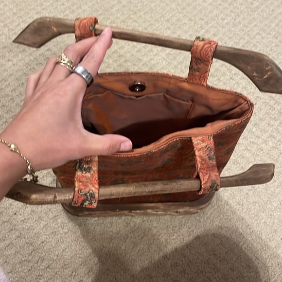 Blue moon, very unique, orange and green print wooden accent bag - Picture 3 of 8